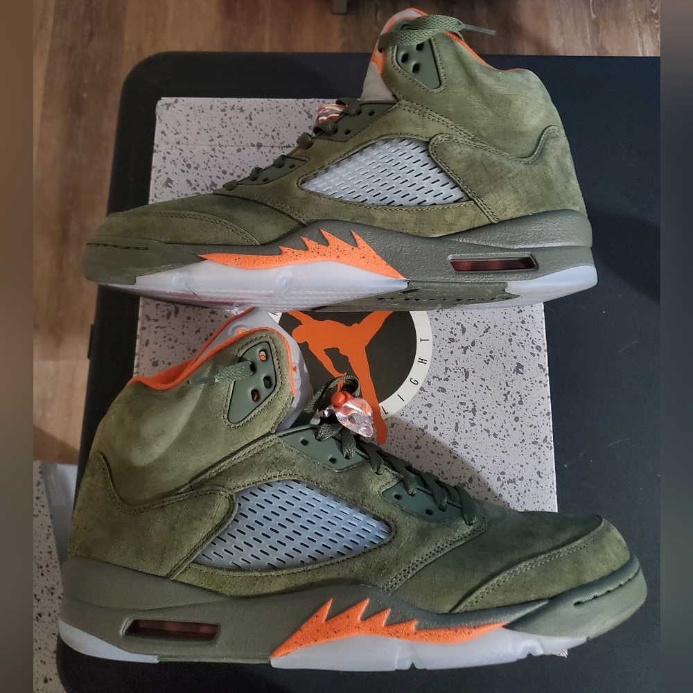 Men's Air Jordan 5 Retro Sneakers